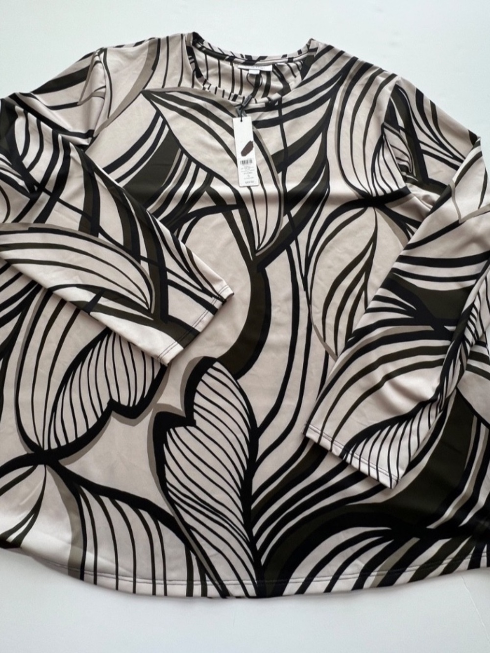 Chico's Floral Print Lg Sleeve Pullover Top Size 4, US XXL Black/Olive/Tan  NWT